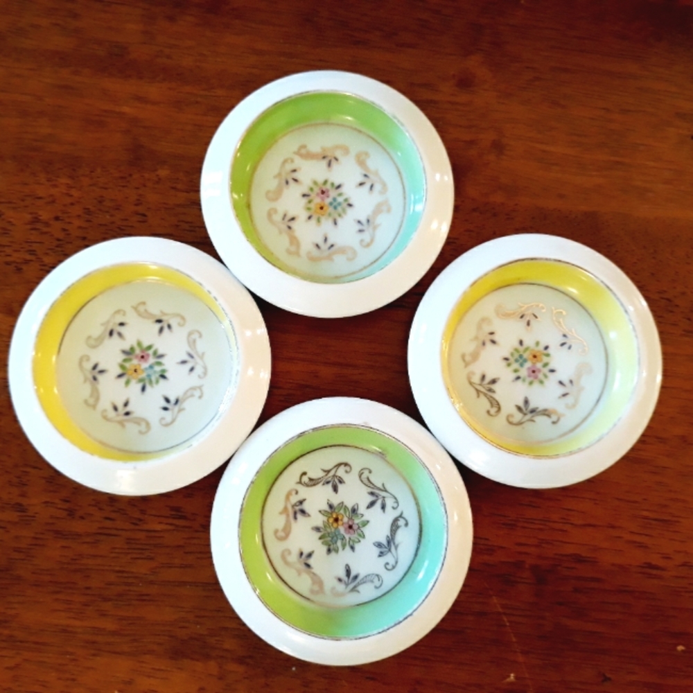 Vintage Pastel Floral Ceramic Drink Coasters - Set of 4 Cottagecore Home Decor